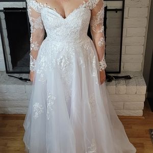 Long Sleeved White Wedding Dress, Size 10